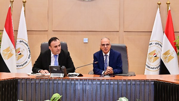 وزير الري يلتقي وفد أوزبكي لبحث سبل تعزيز التعاون في مجال المياه والمشاريع المشتركة