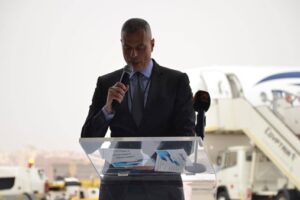 رئيس مصر للطيران يعبّر عن فخره بإنجازات الموظفين ويدعو لمواصلة التطوير بعد التتويج