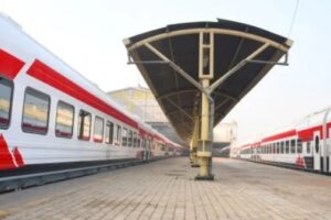 السكة الحديد تنبه المخالفين بفرض غرامة 50 جنيهًا على المتواجدين في محطات القطارات بدون تذاكر
