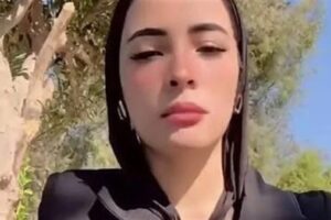 محامي دينا عزت يؤكد: موكلتي تتصرف بعفوية وفيديوهاتها ناتجة عن مشاعرها تجاه زوجها في واقعة مدينة نصر